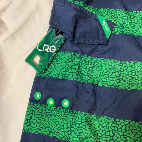 SOLD 38 LRG Lifted Research Group Shorts - Picture 7 of 15